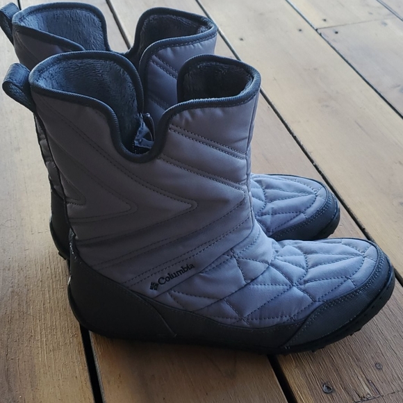 Columbia Shoes - Columbia boots NWOT